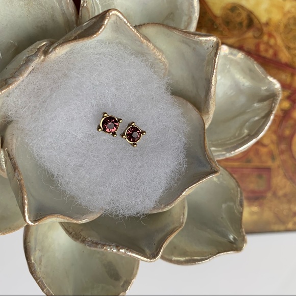 💋🆕Gold + Brilliant Simulated Amethyst Studs - Picture 6 of 6